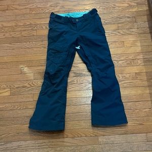 North face ski pants.  Ski bunny snow pants. Insulates.